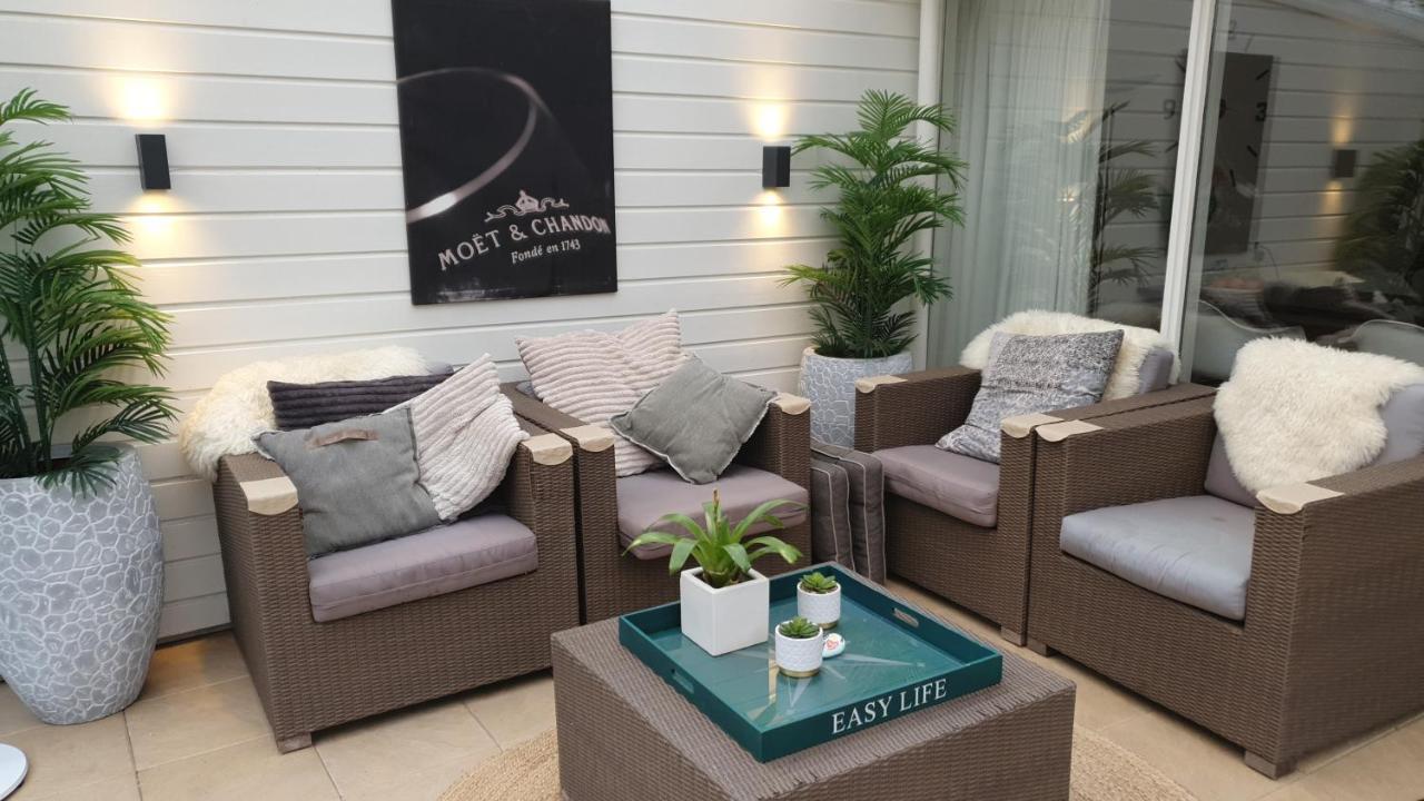 Lake House 21 Relax Accommodation Ir Sauna Warmond Esterno foto
